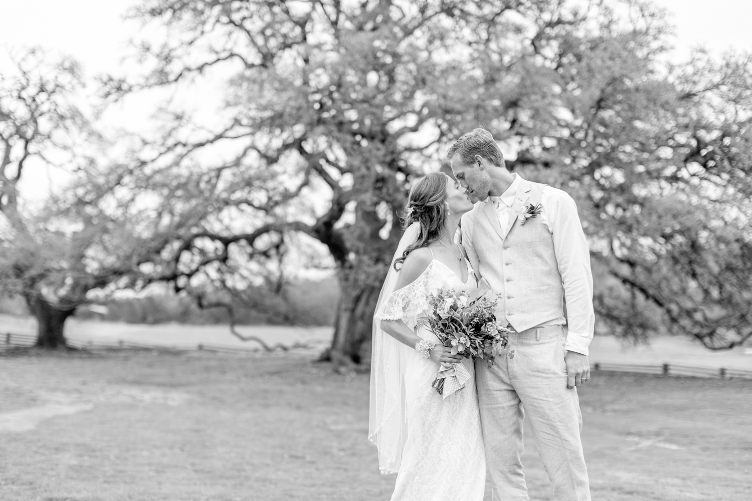 wedding-photographer-in-fredericksburg-tx